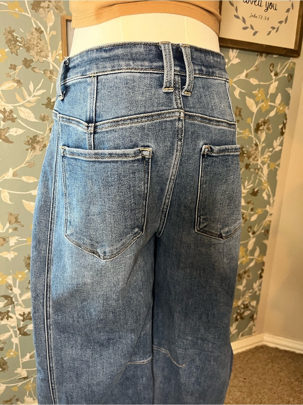 Risen Mid-Rise Ankle Barrel Jeans size 7/28 - Picture 9 of 11